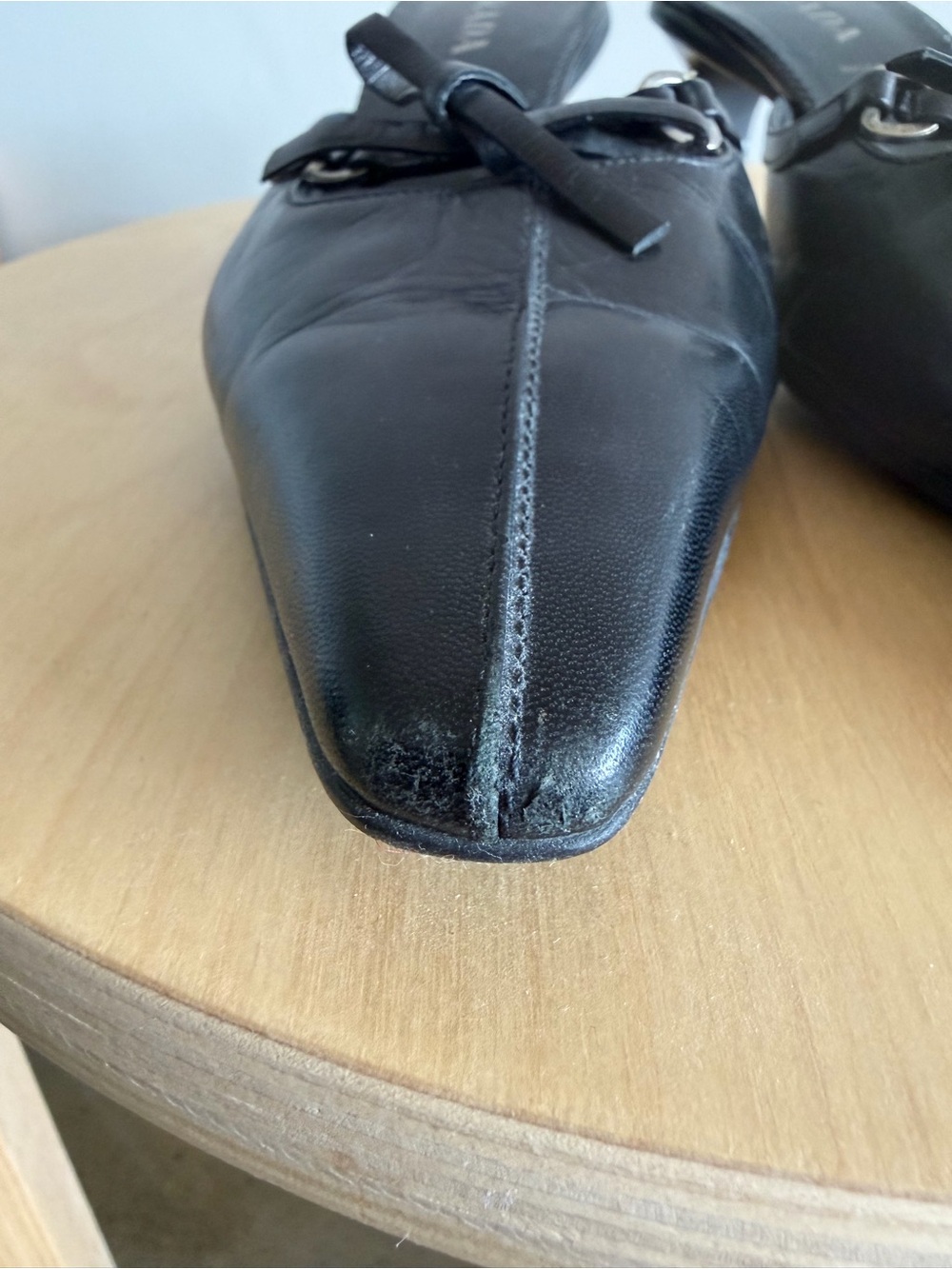 Vintage Prada Black Leather Pointed-Toe Kitten Heel Mules with Bows - Picture 3 of 9